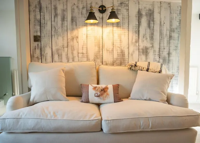 2 Candlemas Cottage