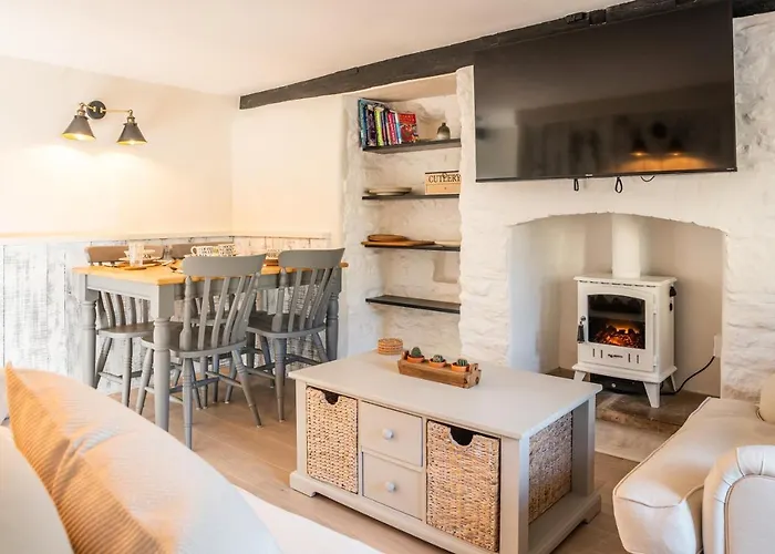 2 Candlemas Cottage